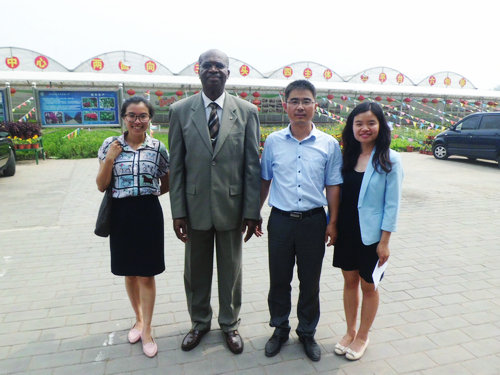 巴巴多斯驻华大使参观北京国际都市农业科技园